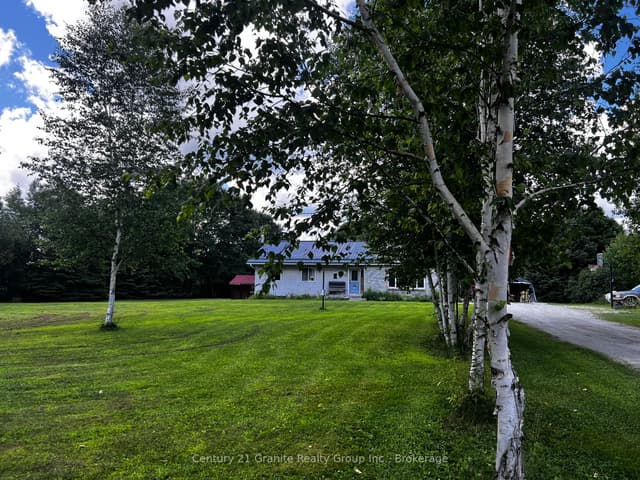 Detached at 1373 Eagle Lake Road, Dysart et al, ON K0M 1S0