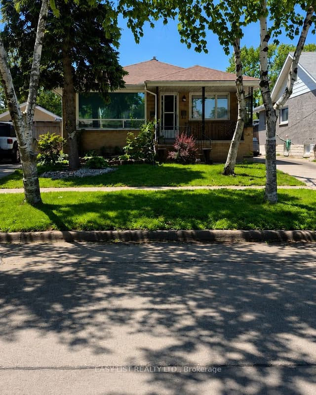 Detached at 2371 Alexis Road, Windsor, ON N8W 3Z2