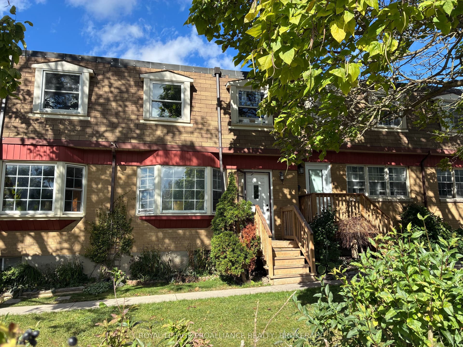 Suite 9, Unit 9 · 116 Notch Hill Rd
