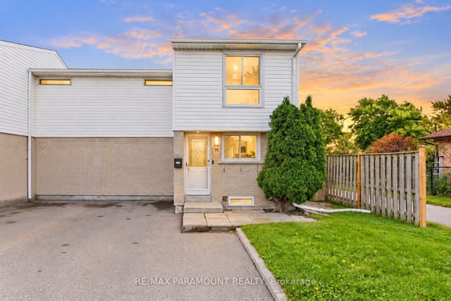 Att/Row/Townhouse at 16 Gleneaden Court, Brampton, ON L6S 2J7
