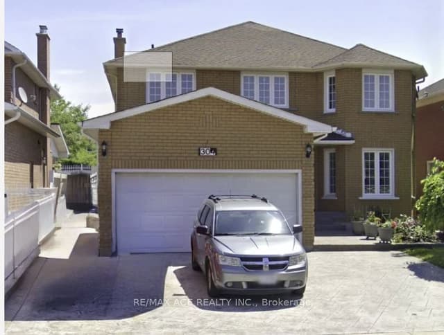 Detached at 304 Russet Way BSMT, Vaughan, ON L4L 5C4