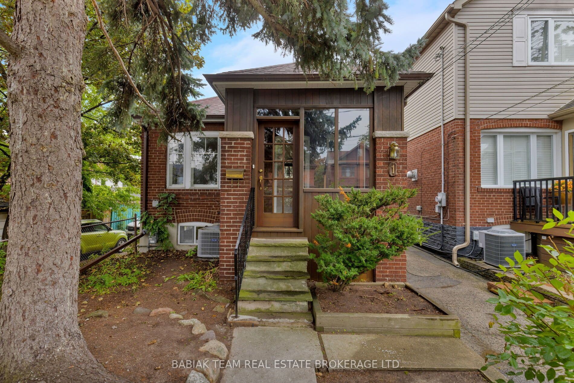 1 Rambert Cres