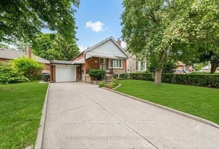 Detached at 240 Parkview Hill Crescent Main, Toronto, ON M4B 1S3, Toronto E03