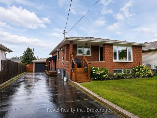 Detached at 3383 Romeo Street, Greater Sudbury, ON P3N 1G9