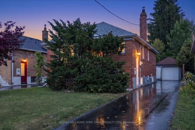 Detached at 45 Seventeenth Street, Toronto, ON M8V 3K2, Toronto W06