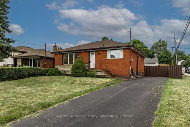Detached at 173 West 32nd Street, Hamilton, ON L9C 5H1