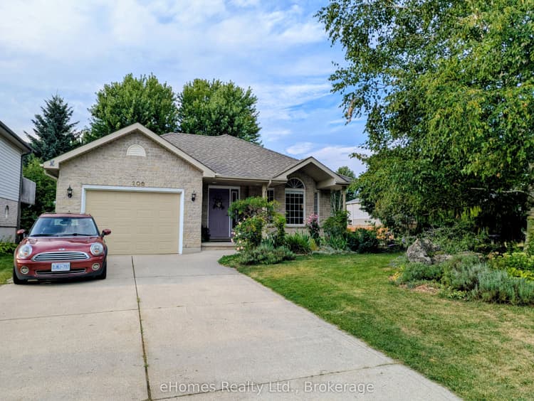 206 2nd A Street