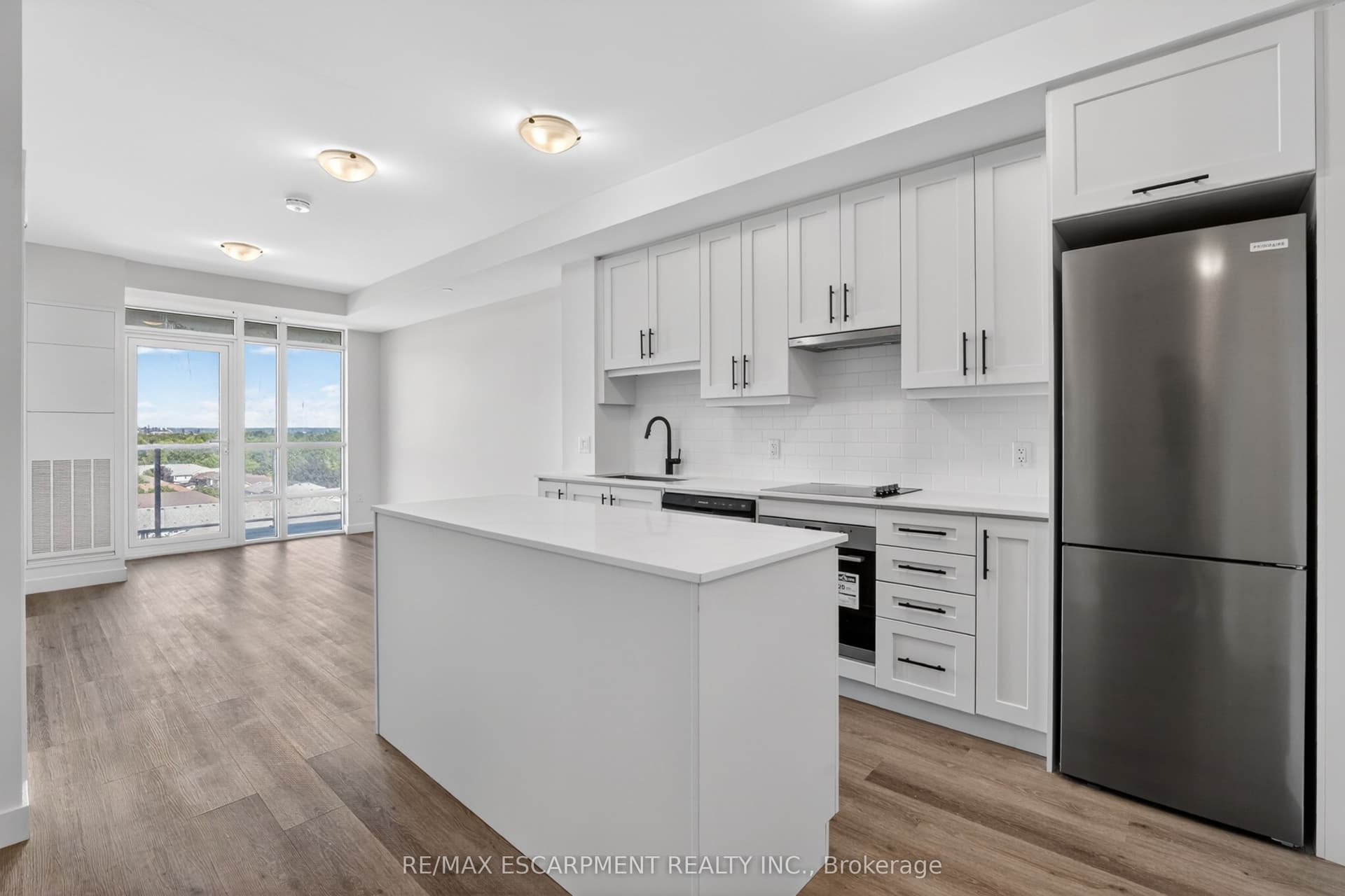 Suite 703 · Floor 7, Unit 703 · 461 Green Rd