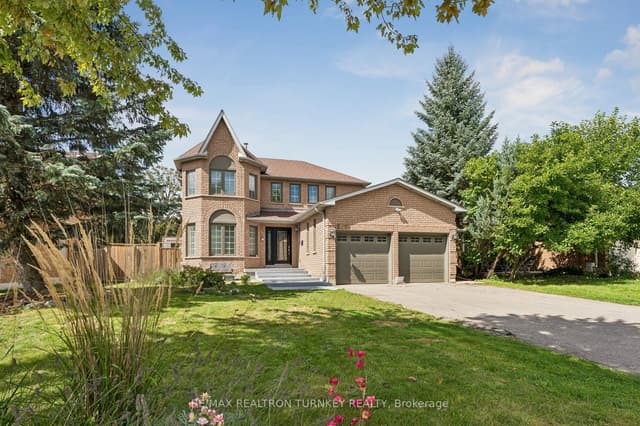 Detached at 263 Chambers Crescent, Newmarket, ON L3X 1T1