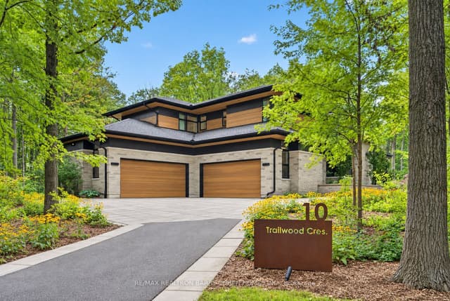 Detached at 10 Trailwood Crescent, Richmond Hill, ON L4E 3L9