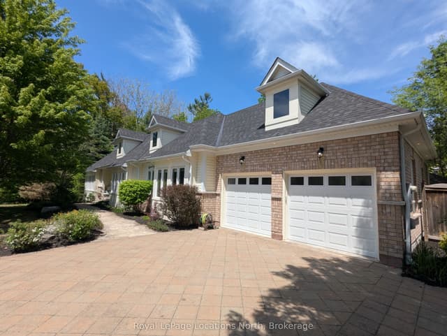 Detached at 5 Christy Drive, Wasaga Beach, ON L9Z 1C8