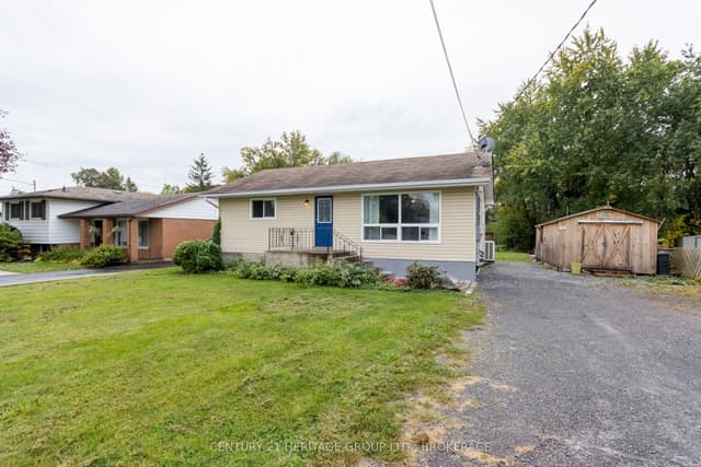 Detached at 3007 Princess Street, Kingston, ON K7L 4V2