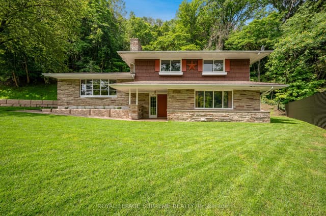 Detached at 2035 Hollow Road, Thorold, ON L2V 5G8