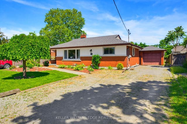 Detached at 17 Broadmore Avenue, St. Catharines, ON L2M 6A4