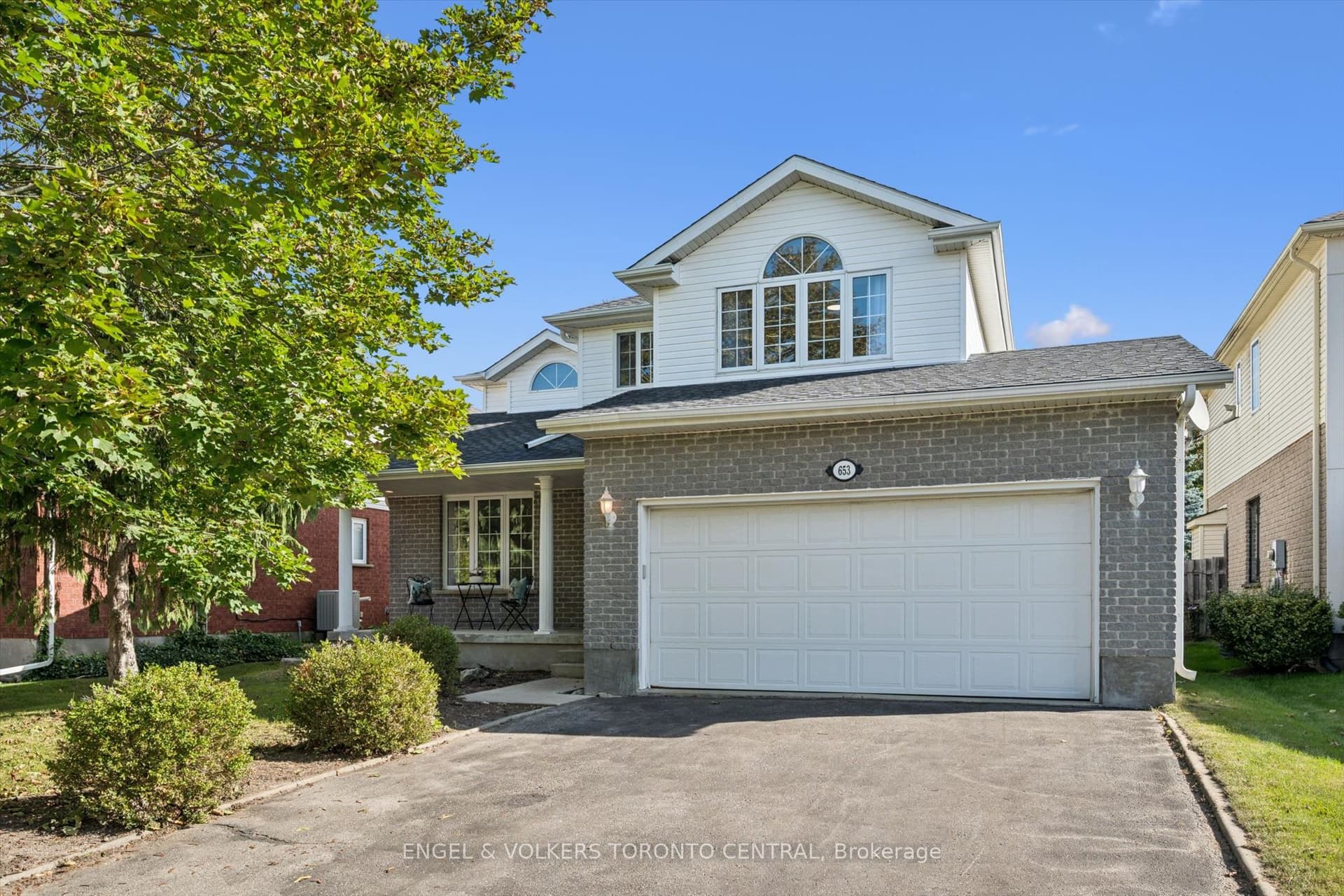 653 Rock Point Cres