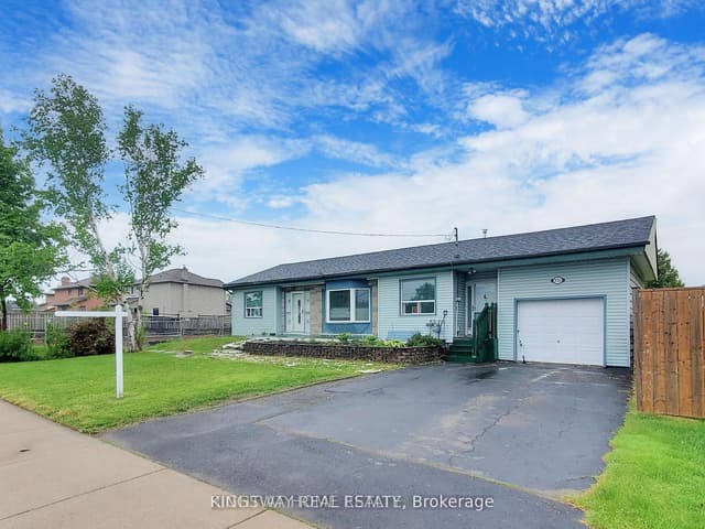 Detached at 556 Barton Street E, Hamilton, ON L8E 5N3