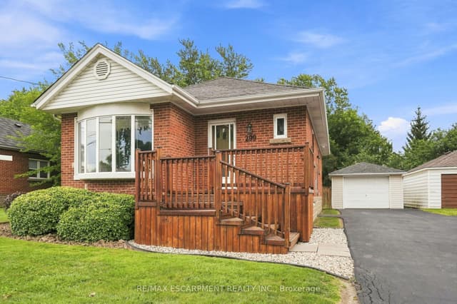 Detached at 299 West 5th Street, Hamilton, ON L9C 3P2