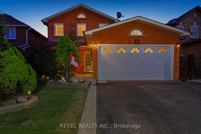 Detached at 8 Cochrane Avenue, Brampton, ON L6Z 4J4