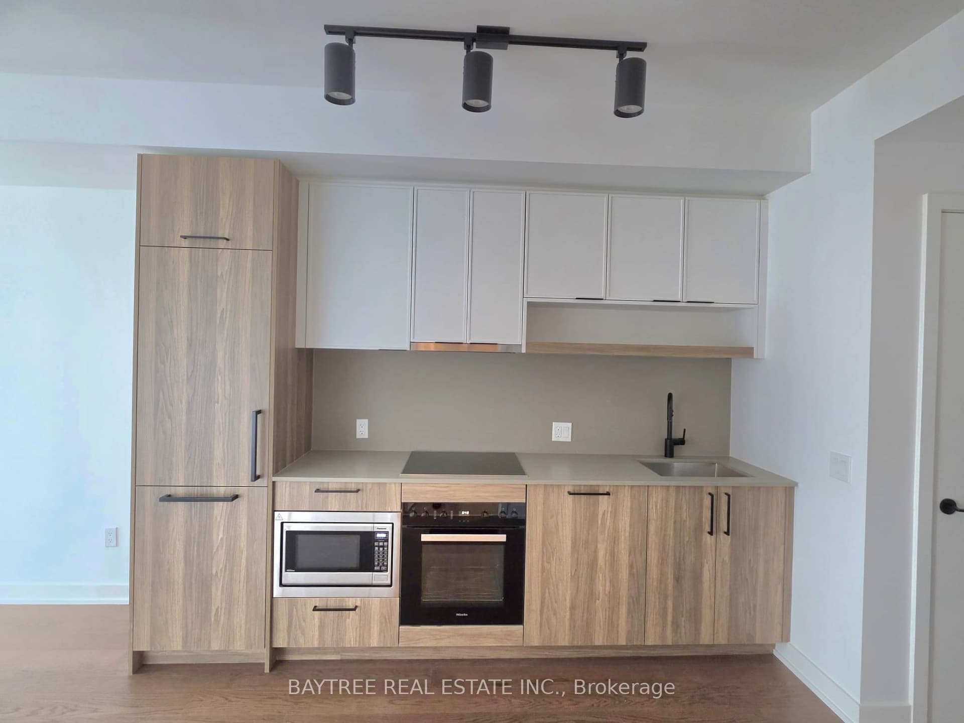 Suite 1515 · Floor 15, Unit 1515 · 89 Montclair Ave