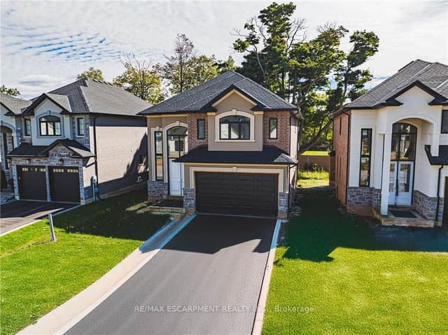 Detached at 44 Cesar Place, Hamilton, ON L9G 0G3