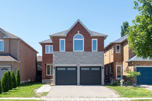 Detached at 3955 Foxwood Avenue, Mississauga, ON L5N 7V4