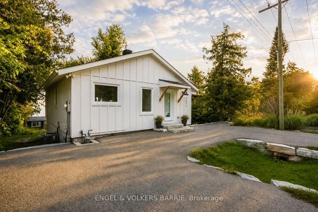 Detached at 2371 Lakeshore Road E, Oro-Medonte, ON L0L 1T0