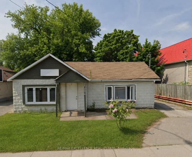 Detached at 2574 Confederation Parkway, Mississauga, ON L5B 1S2