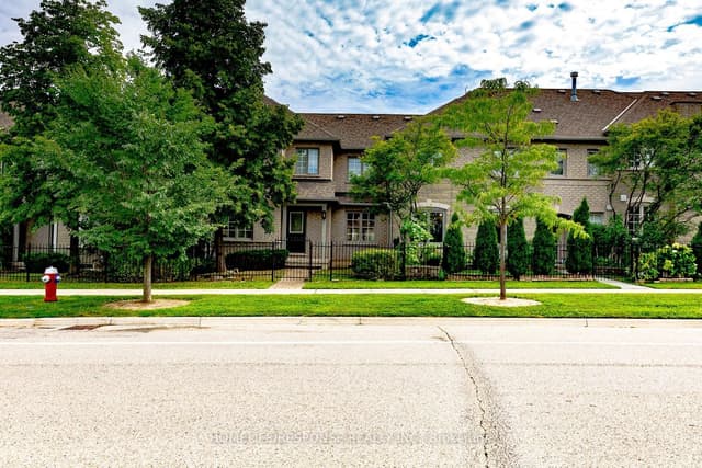 Condo Townhouse at 450 BRISTOL Road E 25, Mississauga, ON L4Z 3Y3