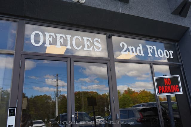 Office at 4544 Dufferin Street 209, Toronto, ON M3H 5R9, Toronto W05