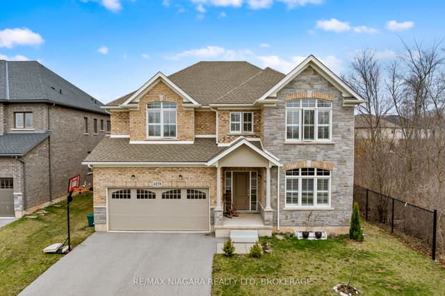 Detached at 4279 Willick Road, Niagara Falls, ON L2G 0Y3