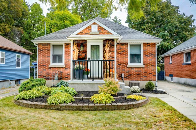 Detached at 83 Eastman Avenue, London East, ON N5W 2M5