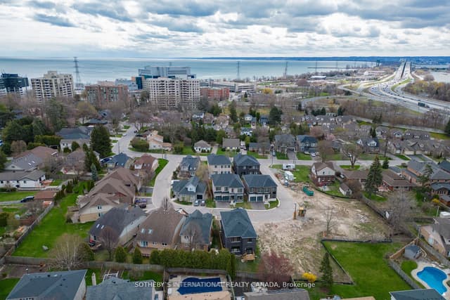 Detached at 510 Markay Common, Burlington, ON L7S 0A6