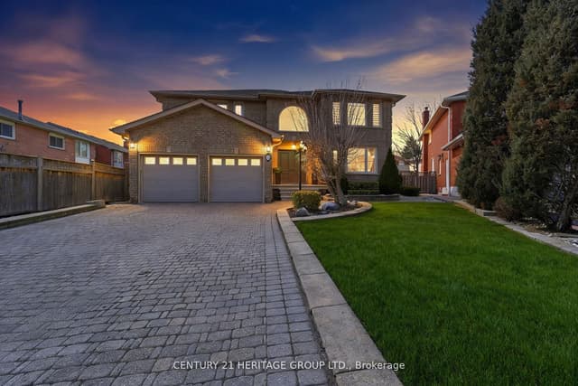Detached at 12 Lavinio Court, Vaughan, ON L6A 1V8