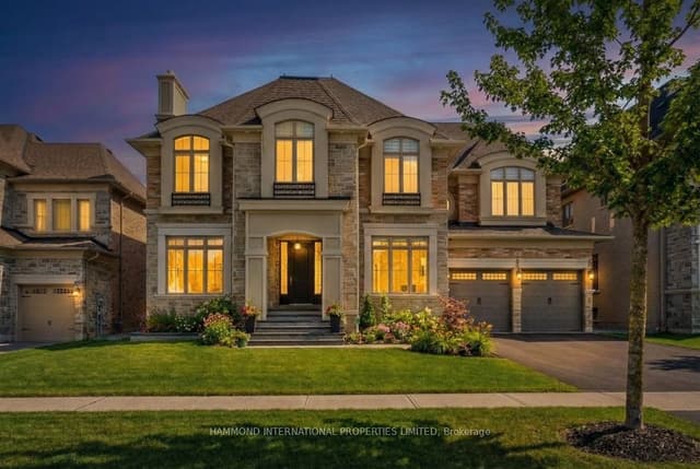 Detached at 7 Kinghorn Road, King, ON L7B 0M8