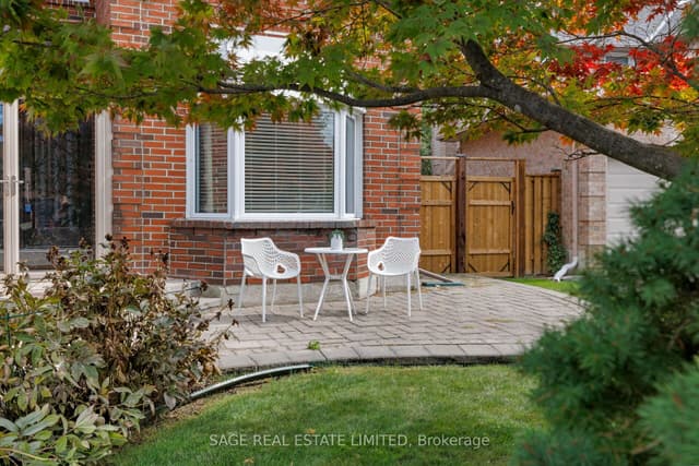 Detached at 19 Cummings Court, Markham, ON L3T 6S5