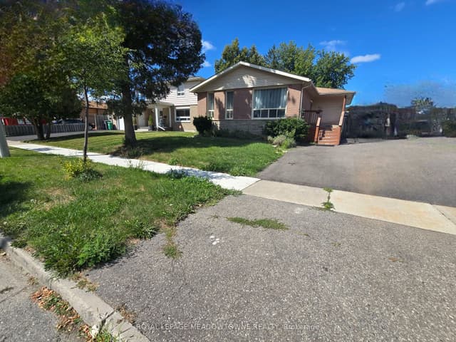 Detached at 46 Reigate Avenue, Brampton, ON L6V 2E3