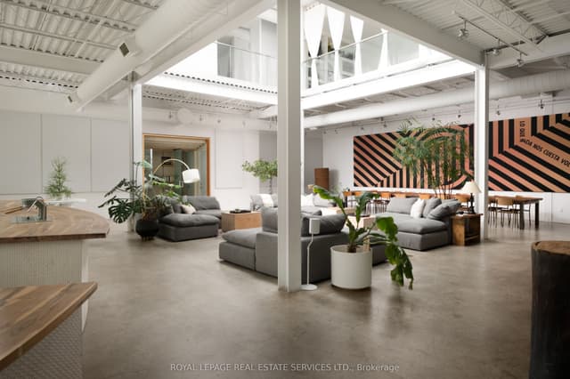 Detached at 1 Roof Garden Lane, Toronto, ON M6H 1R2, Toronto W02