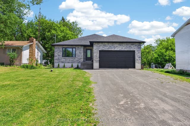 Detached at 115 Hellen Street, Leeds and the Thousand Islands, ON K0H 2N0