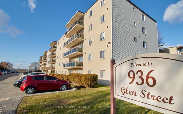 Condo Apartment at 936 Glen Street 301, Oshawa, ON L1J 5Z7