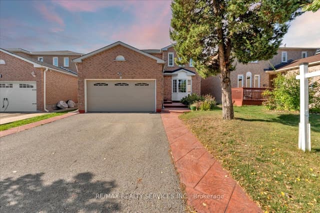Detached at 7 Duggan Drive, Brampton, ON L6Y 4K8