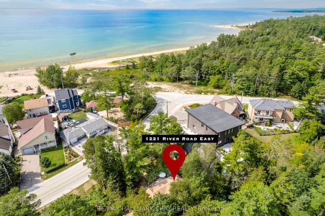 Detached at 1221 River Road E, Wasaga Beach, ON L9Z 2R7