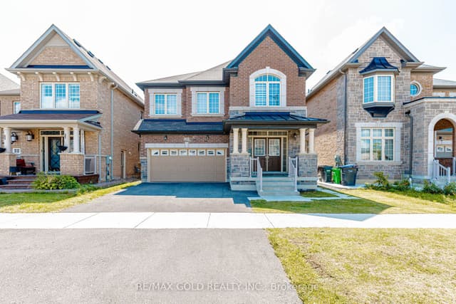 Detached at 33 Tiger Crescent, Brampton, ON L6R 0C8