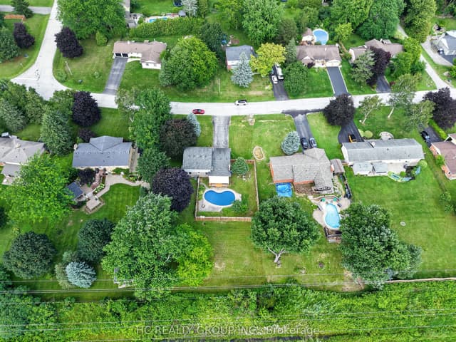 Detached at 22 Fireside Drive, Hamilton, ON L8N 2Z7