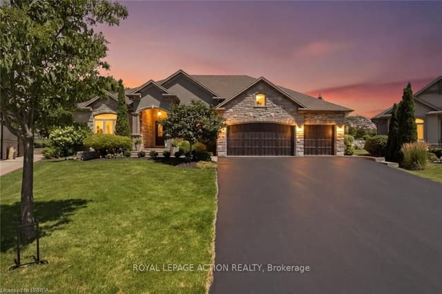 Detached at 14 Ellington Place, Brantford, ON N3T 0H5