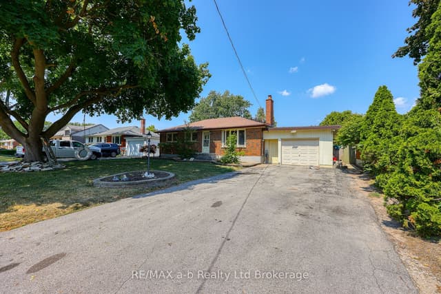 Detached at 6752 Beattie Street, London South, ON N6P 1A7