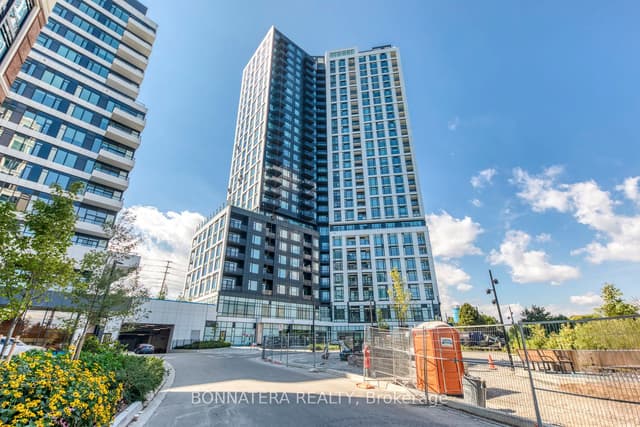 Condo Apartment at 2495 Eglinton Avenue W 1810, Mississauga, ON L5M 2T2
