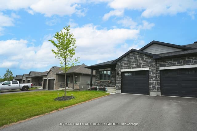 Att/Row/Townhouse at 92 Seabert Drive, Arnprior, ON K7S 0K1