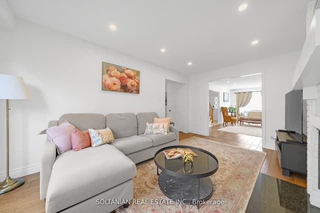 Detached at 54 Braeburn Drive, Markham, ON L3T 4W8
