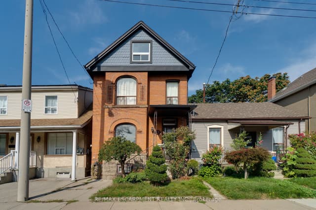 Detached at 23 Oak Avenue, Hamilton, ON L8L 5M7