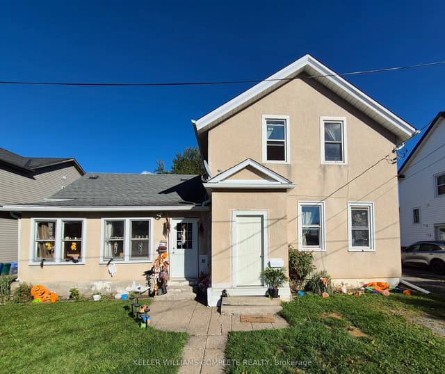 Detached at 20 Carleton Street N, Thorold, ON L2V 2A4